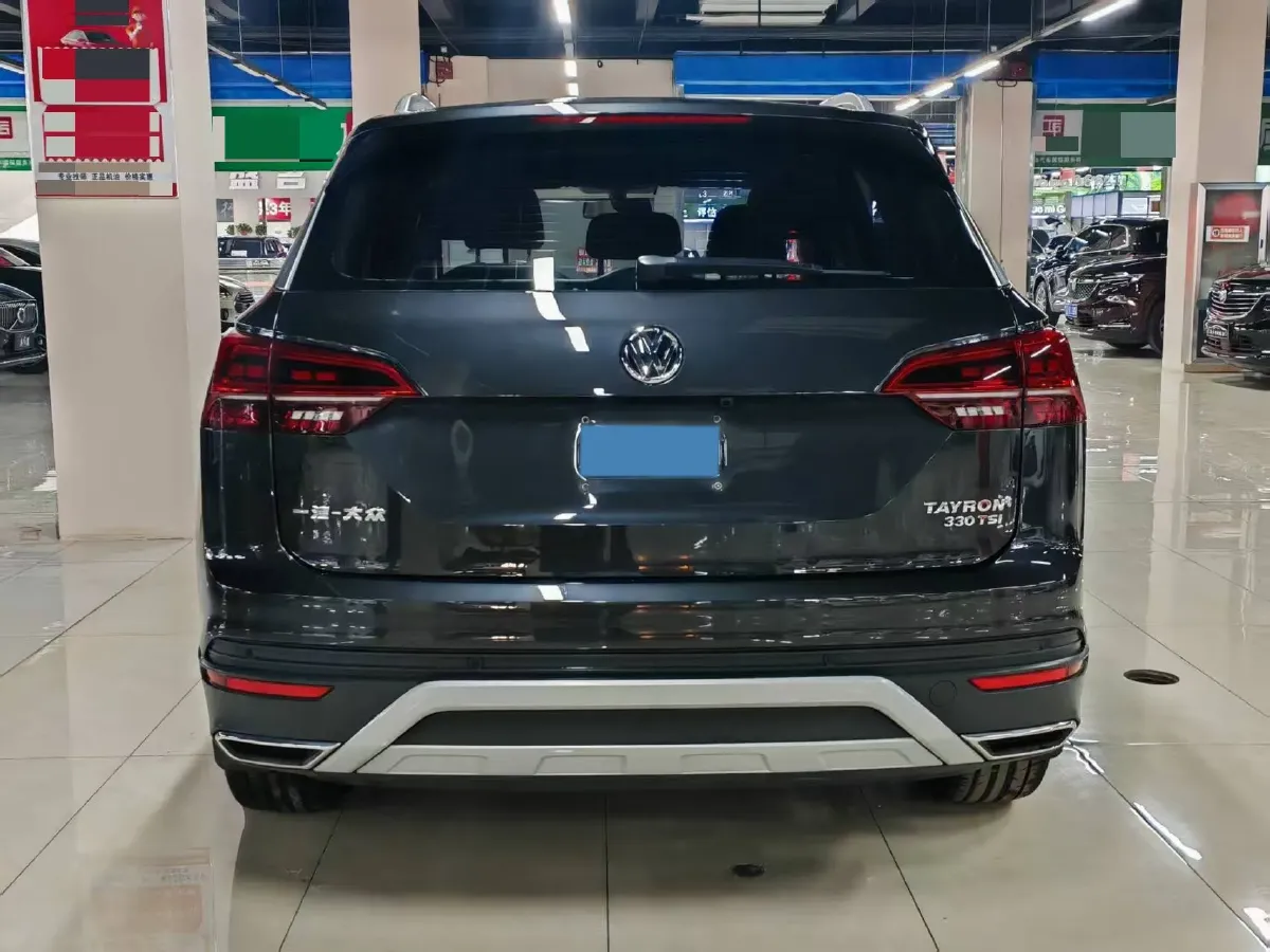 2019 Jeep Cherokee 2.0T 234HP L4 9AT,autocango,china used car exporter,china ev exporter,chinese used car exporter,chinese used ev exporter