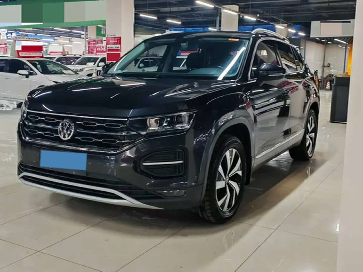 2019 Jeep Cherokee 2.0T 234HP L4 9AT,autocango,china used car exporter,china ev exporter,chinese used car exporter,chinese used ev exporter