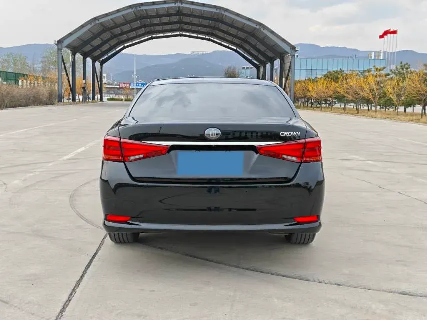 2015 Toyota Crown 2.0T 235HP L4 8AT,autocango,china used car exporter,china ev exporter,chinese used car exporter,chinese used ev exporter