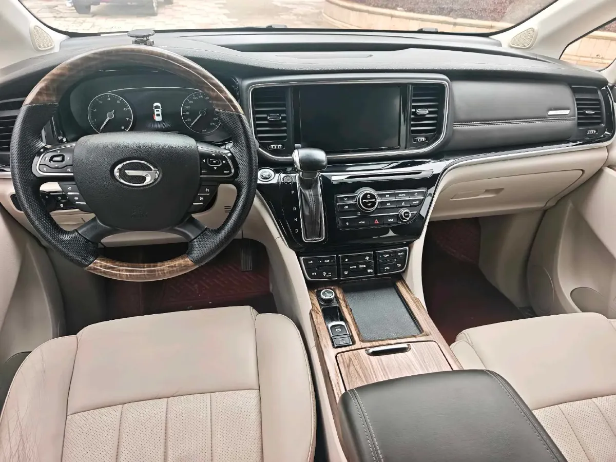 2018 GAC Trumpchi M8 2.0T 201HP L4 6AT,autocango,china used car exporter,china ev exporter,chinese used car exporter,chinese used ev exporter