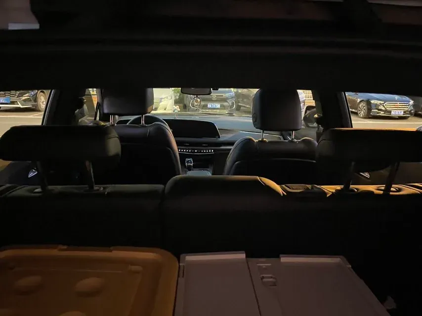 2024 Cadillac XT4 2.0T 237HP L4 9AT,autocango,china used car exporter,china ev exporter,chinese used car exporter,chinese used ev exporter