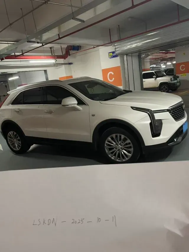 2024 Cadillac XT4 2.0T 237HP L4 9AT,autocango,china used car exporter,china ev exporter,chinese used car exporter,chinese used ev exporter