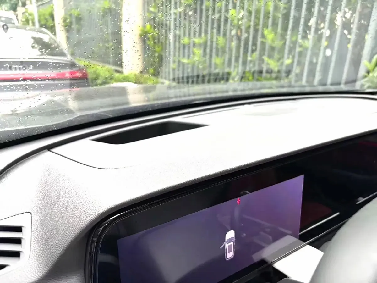 2025 HongQi HS5 2.0T 252HP L4 8AT,autocango,china used car exporter,china ev exporter,chinese used car exporter,chinese used ev exporter