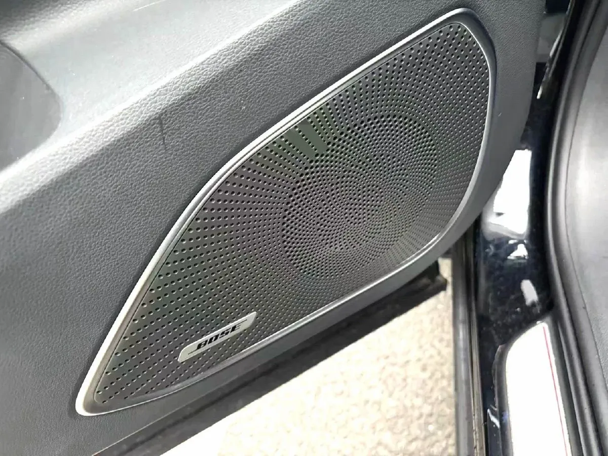 2025 HongQi HS5 2.0T 252HP L4 8AT,autocango,china used car exporter,china ev exporter,chinese used car exporter,chinese used ev exporter