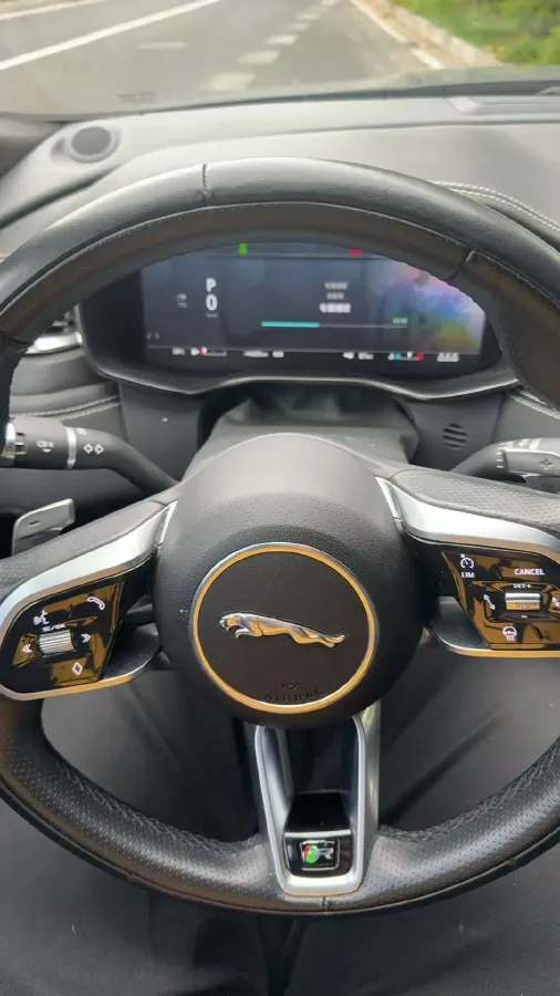 2021 Jaguar XFL 2.0T 300HP L4 8AT,autocango,china used car exporter,china ev exporter,chinese used car exporter,chinese used ev exporter