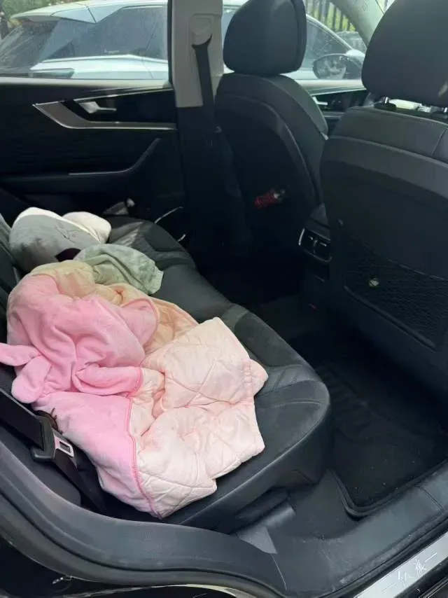 2022 HongQi HS5 2.0T 224HP L4 6AT,autocango,china used car exporter,china ev exporter,chinese used car exporter,chinese used ev exporter