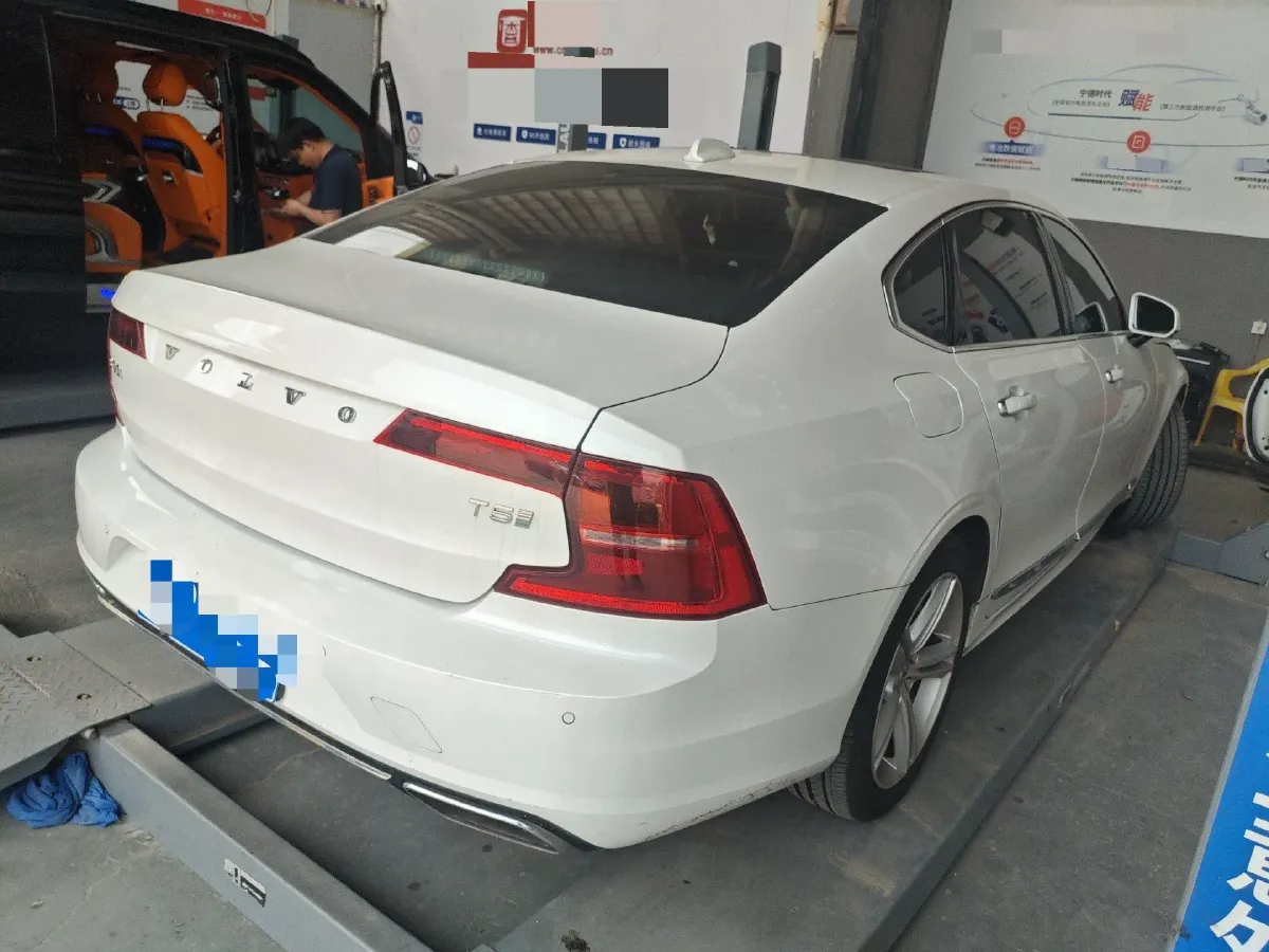 2019 Infiniti Q70 2.0T 211HP L4 7AT,autocango,china used car exporter,china ev exporter,chinese used car exporter,chinese used ev exporter