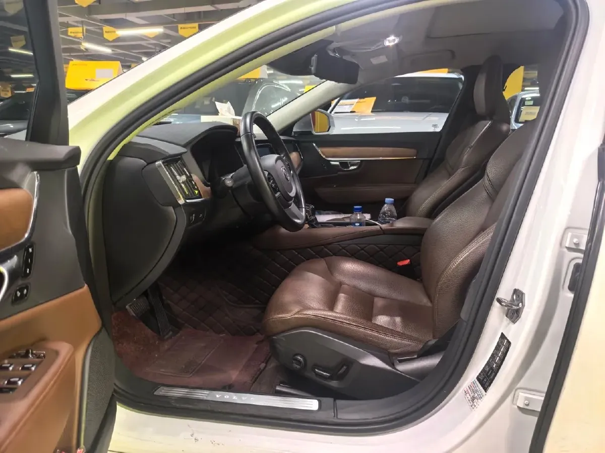 2019 Infiniti Q70 2.0T 211HP L4 7AT,autocango,china used car exporter,china ev exporter,chinese used car exporter,chinese used ev exporter