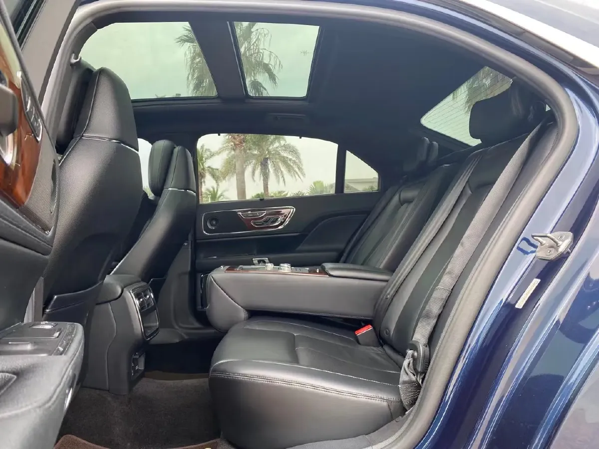 2017 Lincoln Continental 2.0T 261HP L4 6AT,autocango,china used car exporter,china ev exporter,chinese used car exporter,chinese used ev exporter