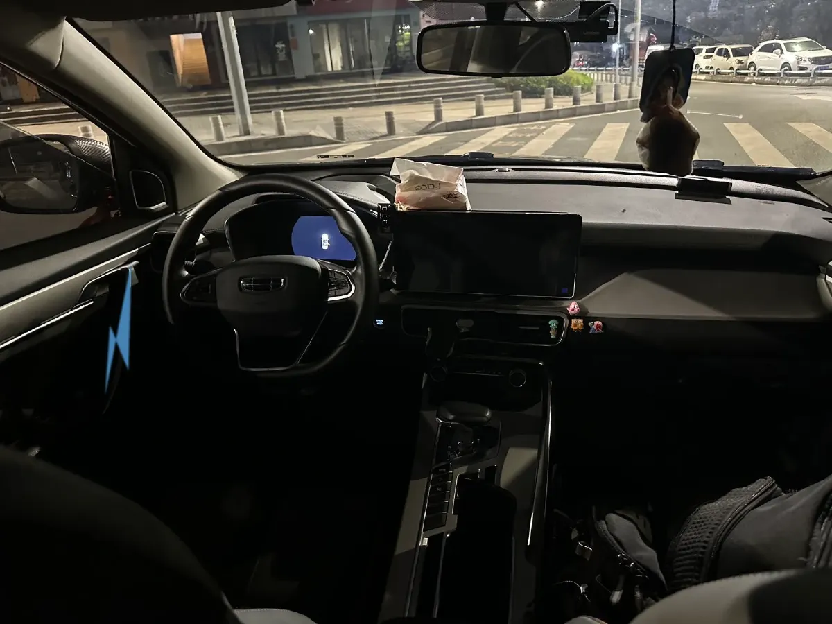 2023 Geely Coolray 1.5T 181HP L4 7DCT,autocango,china used car exporter,china ev exporter,chinese used car exporter,chinese used ev exporter