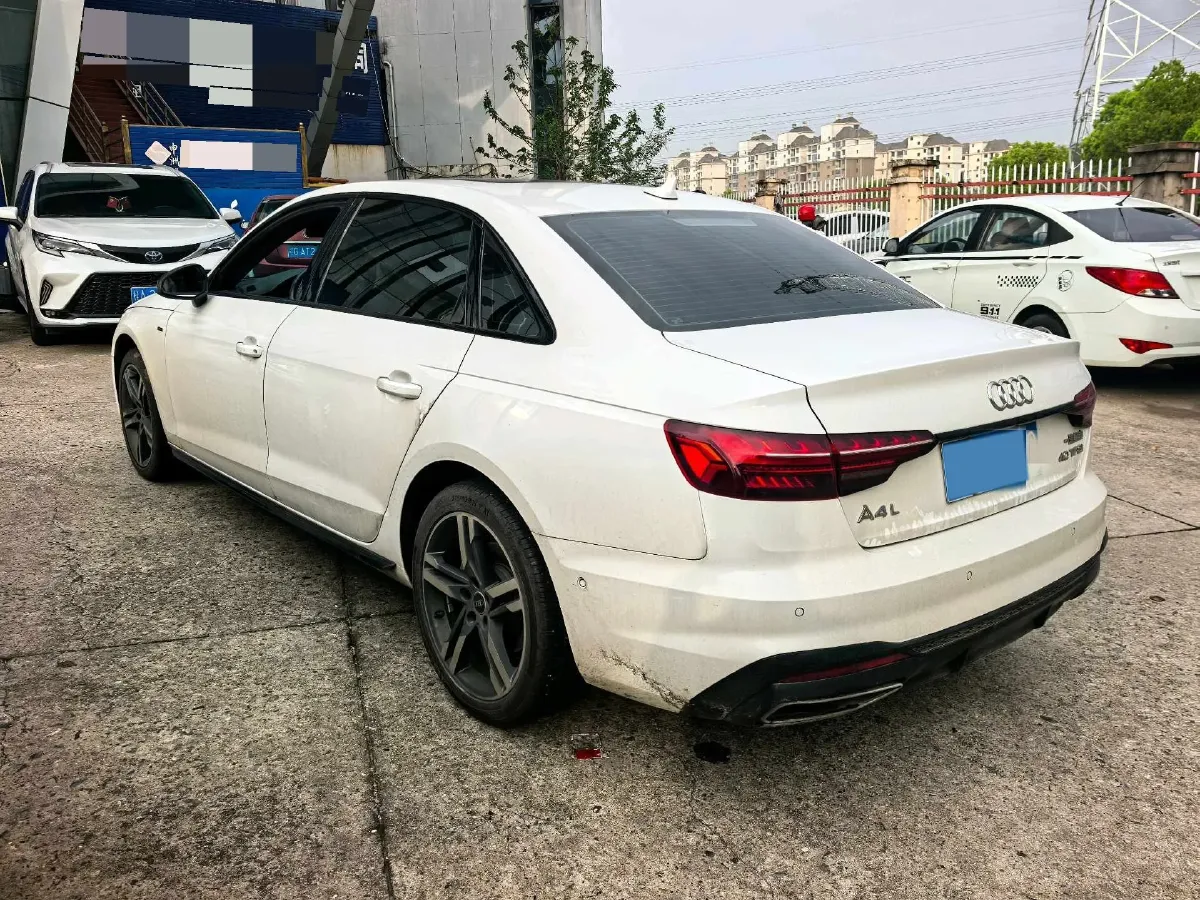 2022 Audi A4L 2.0T 190HP L4 7DCT,autocango,china used car exporter,china ev exporter,chinese used car exporter,chinese used ev exporter