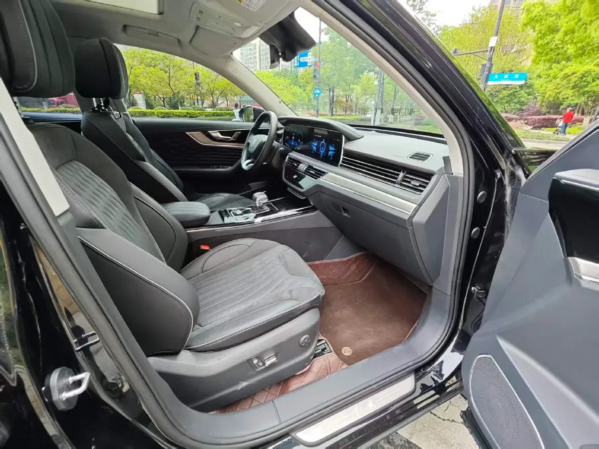 2022 HongQi HS5 2.0T 224HP L4 6AT,autocango,china used car exporter,china ev exporter,chinese used car exporter,chinese used ev exporter