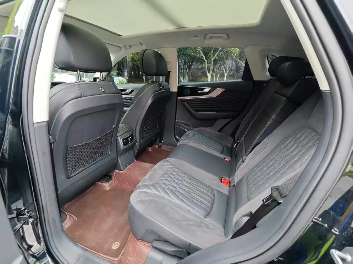 2022 HongQi HS5 2.0T 224HP L4 6AT,autocango,china used car exporter,china ev exporter,chinese used car exporter,chinese used ev exporter