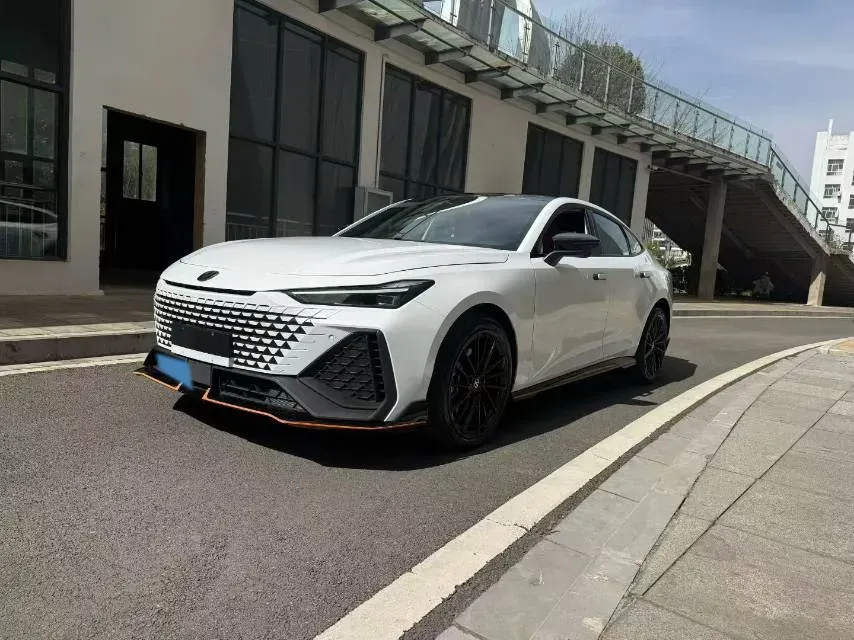 2024 ChangAn UNI-V 2.0T 233HP L4 8AT,autocango,china used car exporter,china ev exporter,chinese used car exporter,chinese used ev exporter