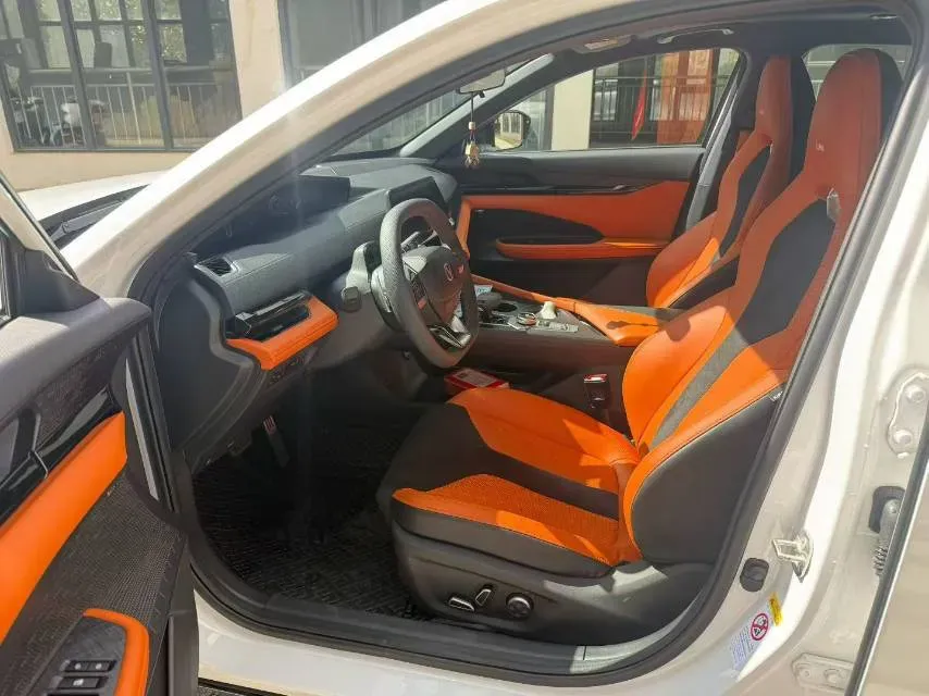 2024 ChangAn UNI-V 2.0T 233HP L4 8AT,autocango,china used car exporter,china ev exporter,chinese used car exporter,chinese used ev exporter