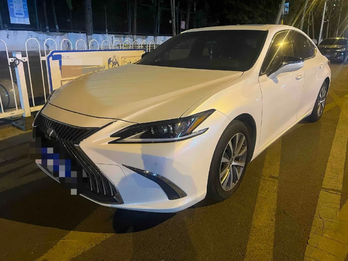 2018 Lexus ES 2.0L 167HP L4 6AT,autocango,china used car exporter,china ev exporter,chinese used car exporter,chinese used ev exporter