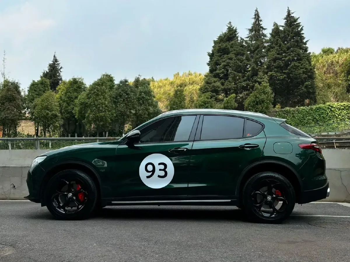 2017 Jaguar XE 2.0T 240HP L4 8AT,autocango,china used car exporter,china ev exporter,chinese used car exporter,chinese used ev exporter