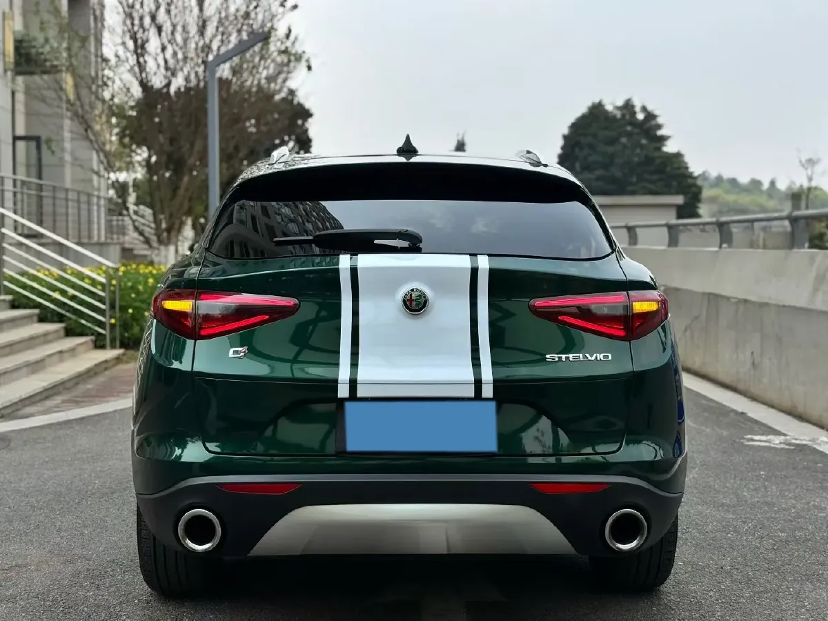 2017 Jaguar XE 2.0T 240HP L4 8AT,autocango,china used car exporter,china ev exporter,chinese used car exporter,chinese used ev exporter