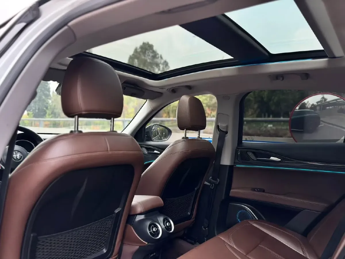 2017 Jaguar XE 2.0T 240HP L4 8AT,autocango,china used car exporter,china ev exporter,chinese used car exporter,chinese used ev exporter