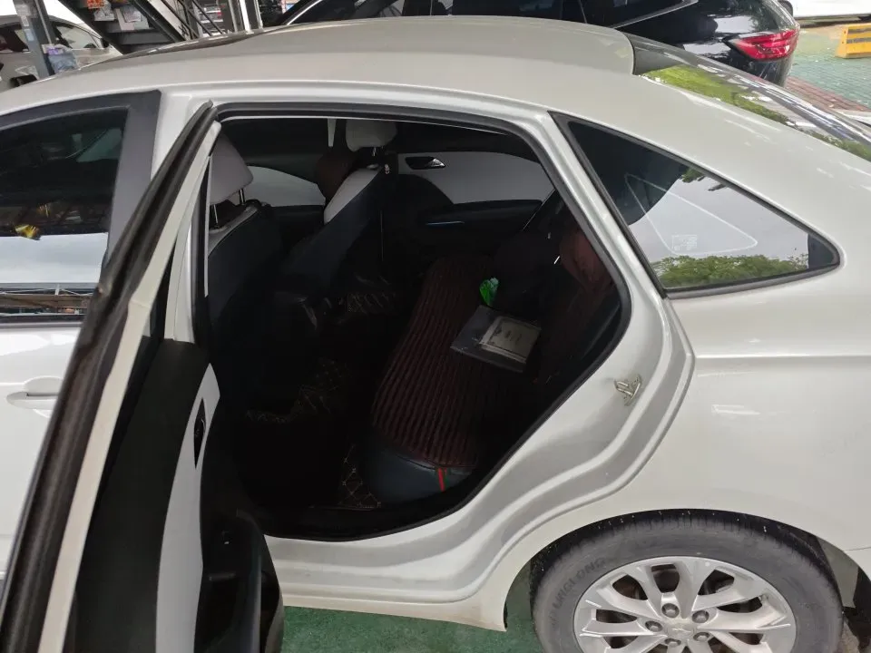 2023 Chevrolet Monza 1.5L 113HP L4 6DCT,autocango,china used car exporter,china ev exporter,chinese used car exporter,chinese used ev exporter