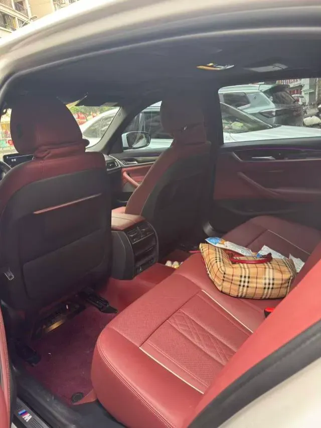 2022 BMW 5 Series 2.0T 184HP L4 8AT,autocango,china used car exporter,china ev exporter,chinese used car exporter,chinese used ev exporter