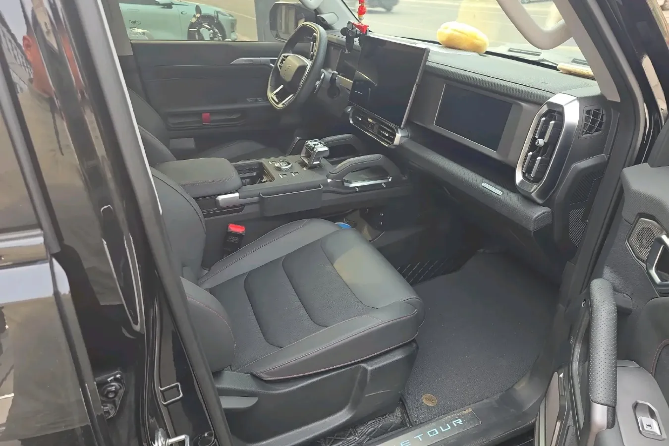 2023 Jetour Traveller 2.0T 254HP L4 7DCT,autocango,china used car exporter,china ev exporter,chinese used car exporter,chinese used ev exporter