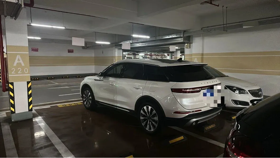 2022 Lincoln Corsair 2.0T 245HP L4 8AT,autocango,china used car exporter,china ev exporter,chinese used car exporter,chinese used ev exporter