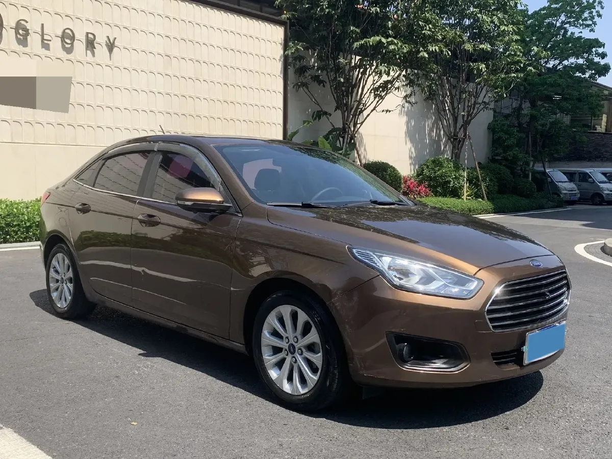 2017 Ford Escort 1.5L 113HP L4 6AT,autocango,china used car exporter,china ev exporter,chinese used car exporter,chinese used ev exporter