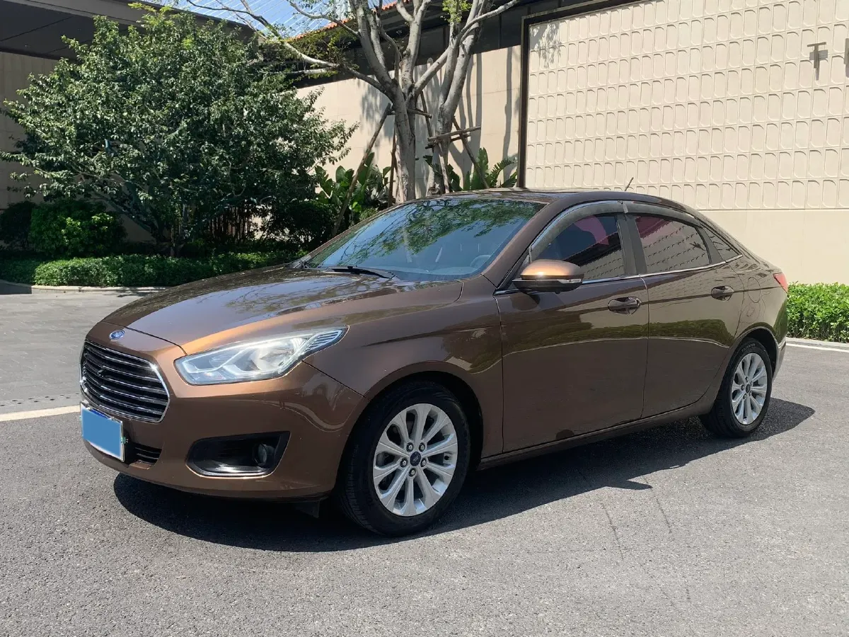 2017 Ford Escort 1.5L 113HP L4 6AT,autocango,china used car exporter,china ev exporter,chinese used car exporter,chinese used ev exporter