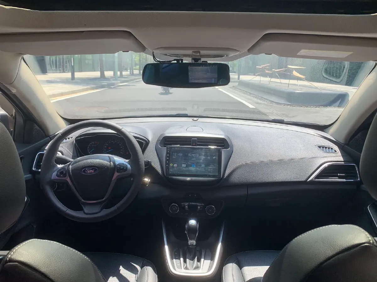 2017 Ford Escort 1.5L 113HP L4 6AT,autocango,china used car exporter,china ev exporter,chinese used car exporter,chinese used ev exporter