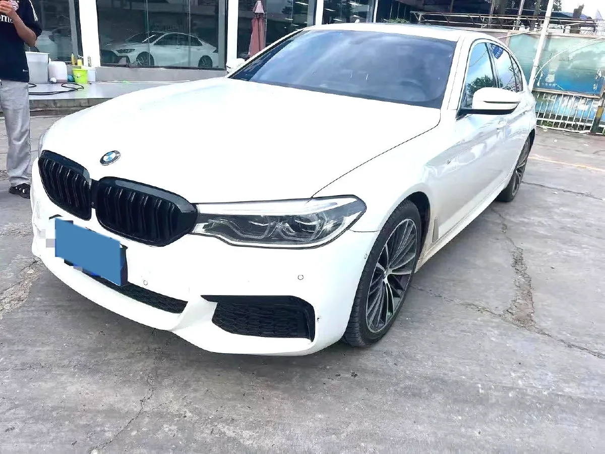 2020 BMW 5 Series 2.0T 252HP L4 8AT,autocango,china used car exporter,china ev exporter,chinese used car exporter,chinese used ev exporter