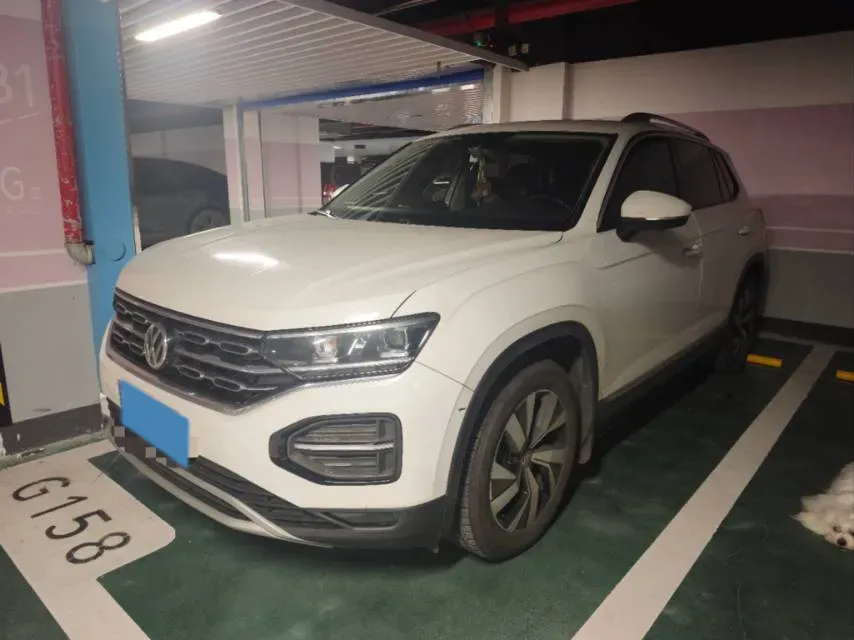2019 Jeep Cherokee 2.0T 234HP L4 9AT,autocango,china used car exporter,china ev exporter,chinese used car exporter,chinese used ev exporter