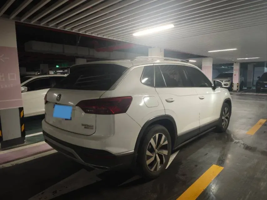 2019 Jeep Cherokee 2.0T 234HP L4 9AT,autocango,china used car exporter,china ev exporter,chinese used car exporter,chinese used ev exporter