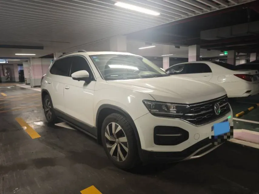 2019 Jeep Cherokee 2.0T 234HP L4 9AT,autocango,china used car exporter,china ev exporter,chinese used car exporter,chinese used ev exporter