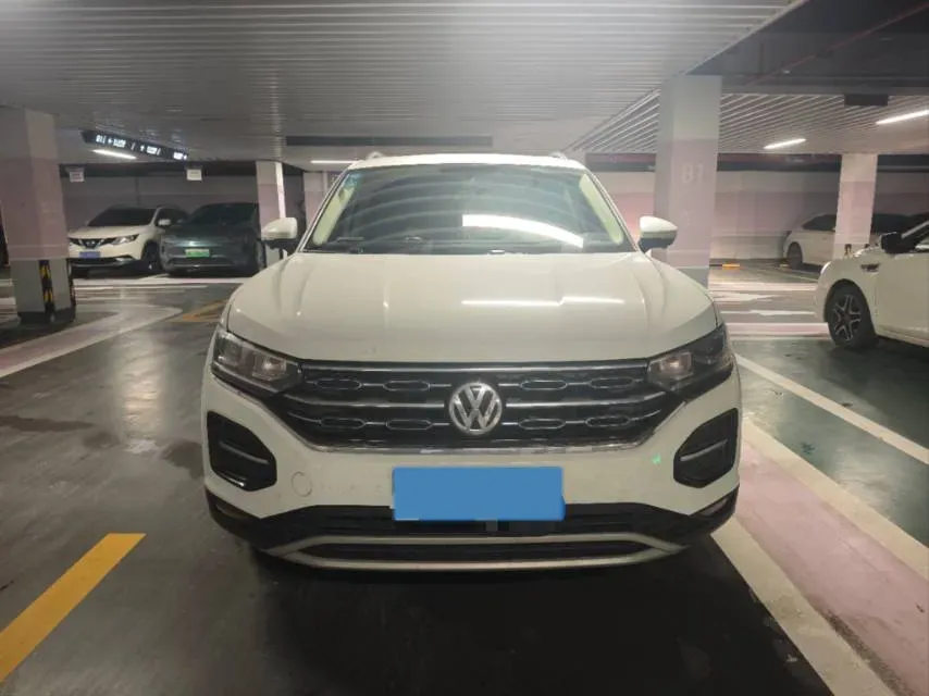 2019 Jeep Cherokee 2.0T 234HP L4 9AT,autocango,china used car exporter,china ev exporter,chinese used car exporter,chinese used ev exporter