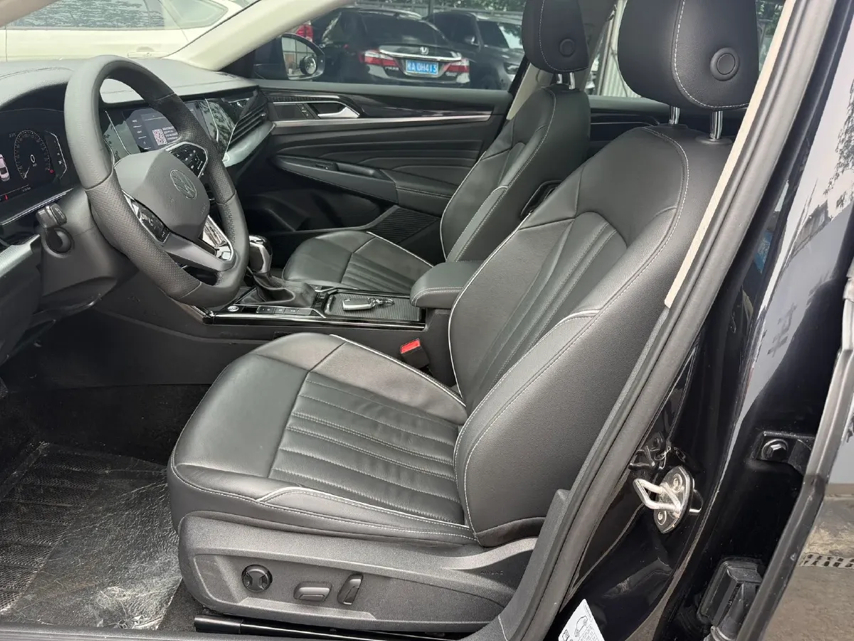 2023 Volkswagen Passat 2.0T 186HP L4 7DCT,autocango,china used car exporter,china ev exporter,chinese used car exporter,chinese used ev exporter