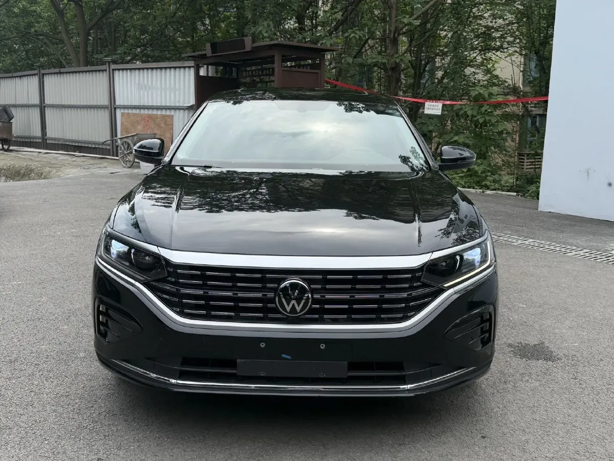 2023 Volkswagen Passat 2.0T 186HP L4 7DCT,autocango,china used car exporter,china ev exporter,chinese used car exporter,chinese used ev exporter