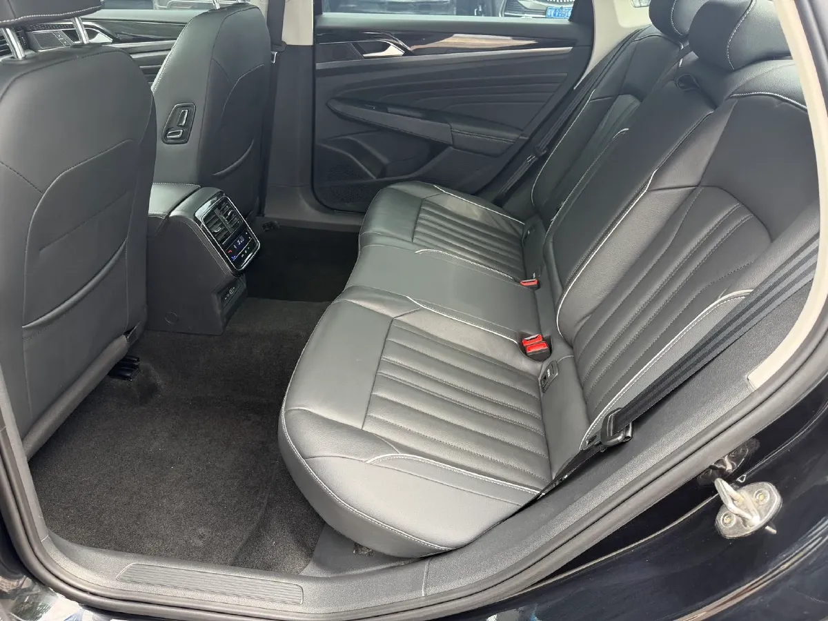 2023 Volkswagen Passat 2.0T 186HP L4 7DCT,autocango,china used car exporter,china ev exporter,chinese used car exporter,chinese used ev exporter