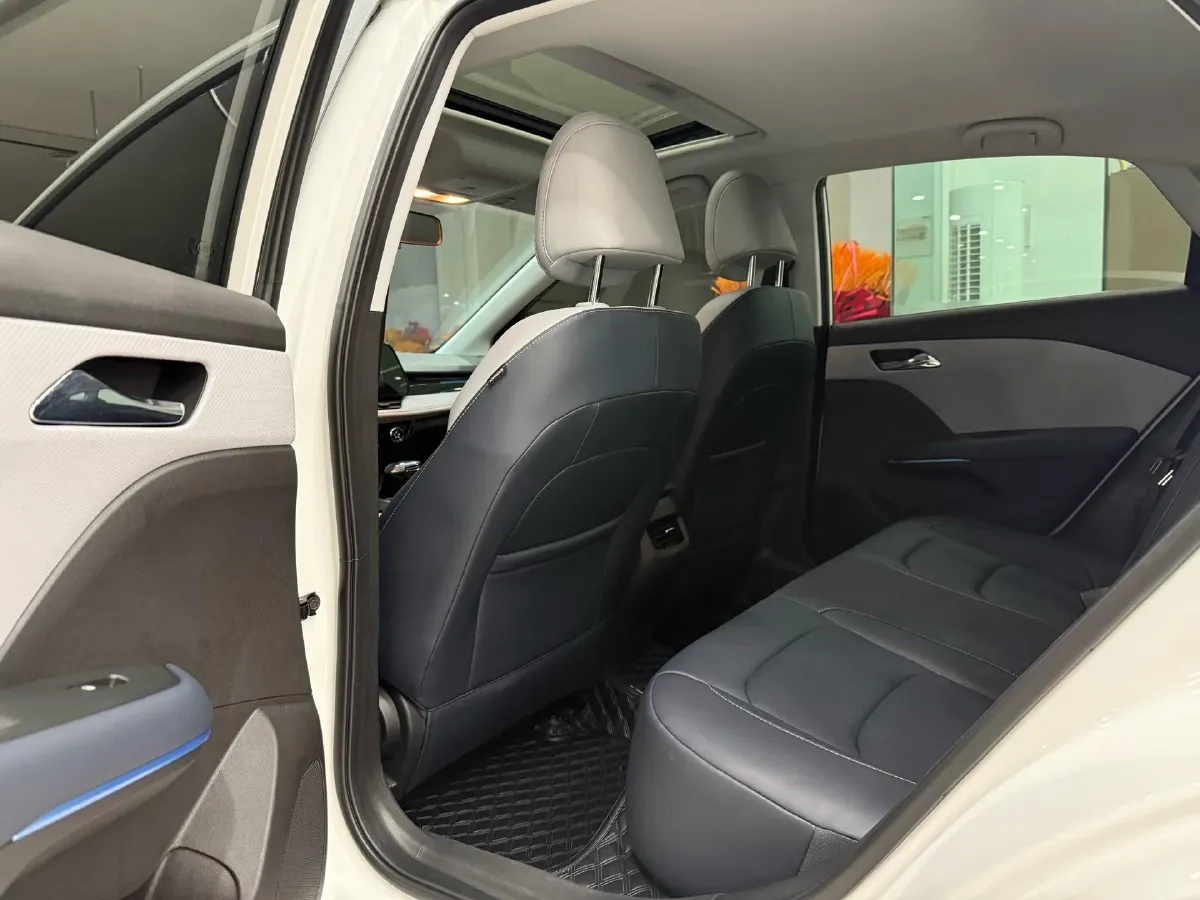 2024 Chevrolet Monza 1.5L 113HP L4 6DCT,autocango,china used car exporter,china ev exporter,chinese used car exporter,chinese used ev exporter