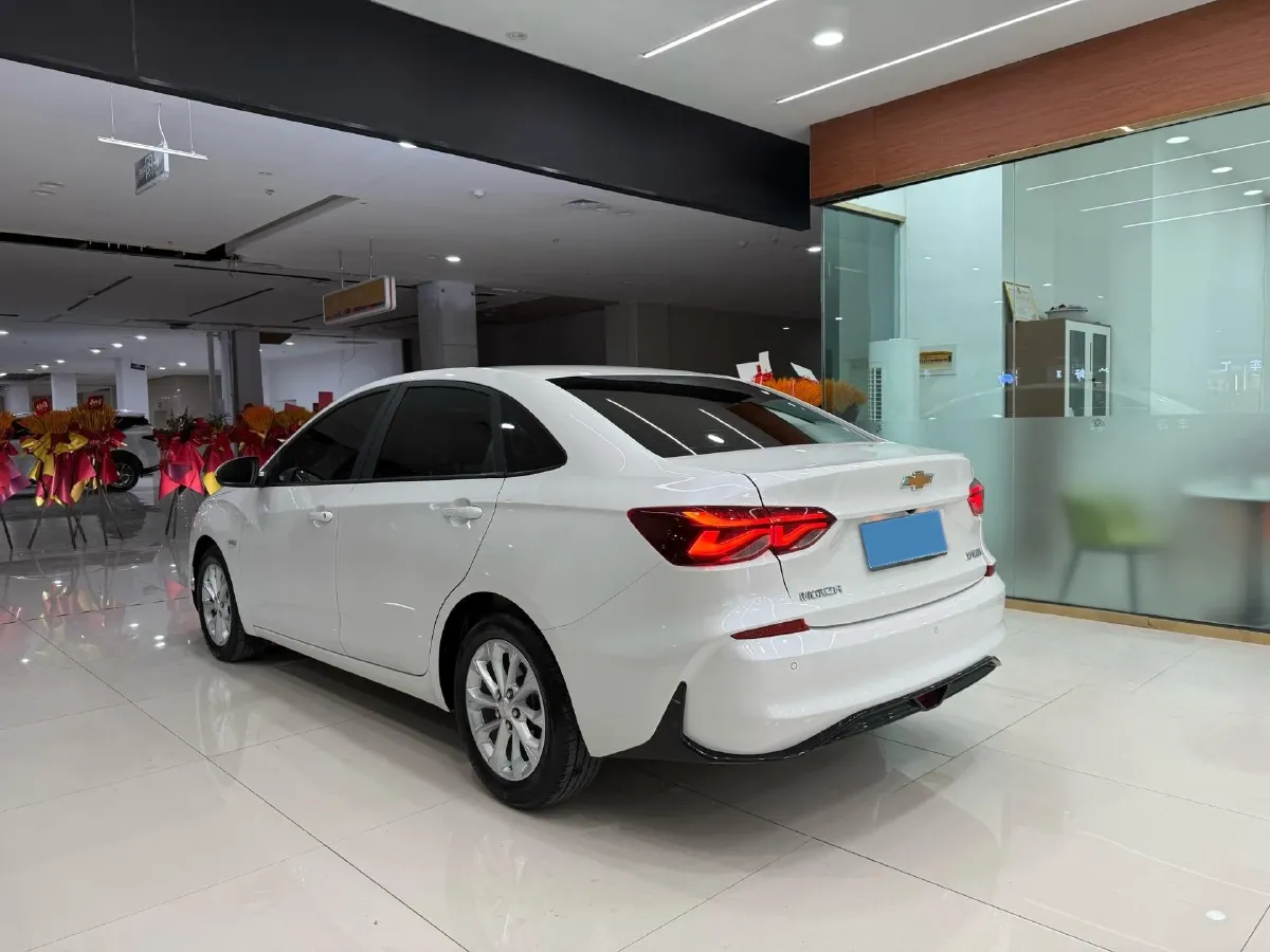 2024 Chevrolet Monza 1.5L 113HP L4 6DCT,autocango,china used car exporter,china ev exporter,chinese used car exporter,chinese used ev exporter