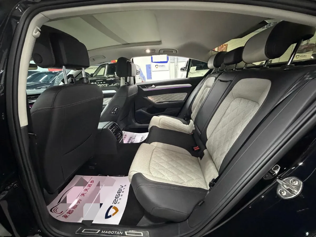 2023 Volkswagen Magotan 2.0T 186HP L4 7DCT,autocango,china used car exporter,china ev exporter,chinese used car exporter,chinese used ev exporter