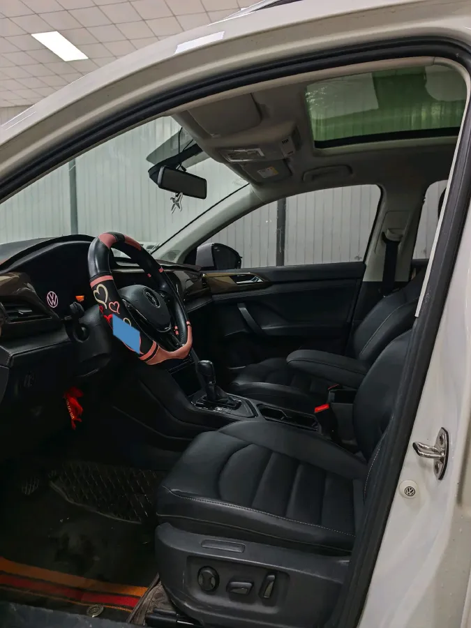 2021 Volkswagen Tharu 1.4T 150HP L4 7DCT,autocango,china used car exporter,china ev exporter,chinese used car exporter,chinese used ev exporter