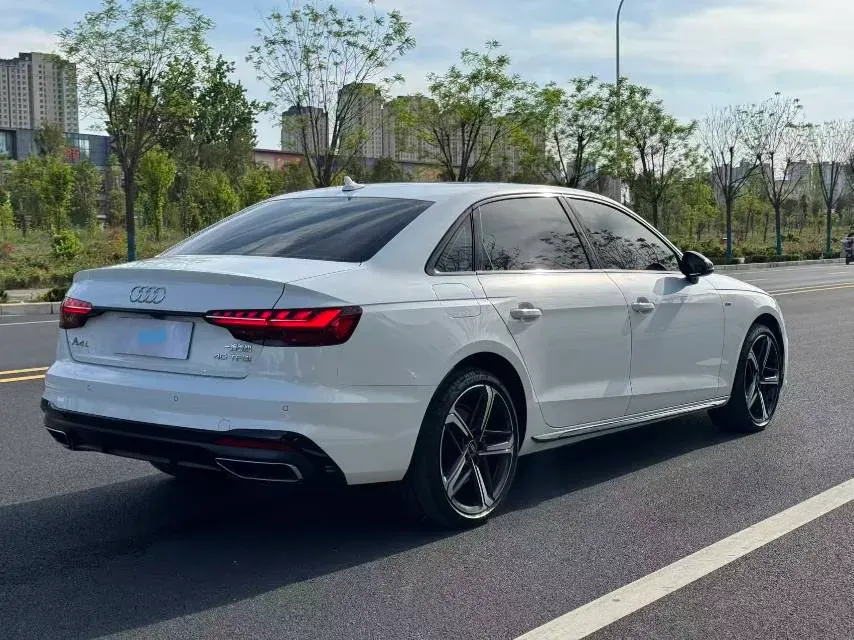 2024 Audi A4L 2.0T 190HP L4 7DCT,autocango,china used car exporter,china ev exporter,chinese used car exporter,chinese used ev exporter