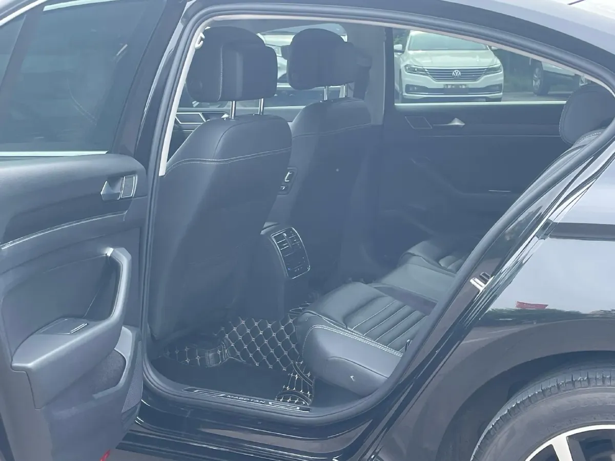 2020 Volkswagen Magotan 2.0T 186HP L4 7DCT,autocango,china used car exporter,china ev exporter,chinese used car exporter,chinese used ev exporter