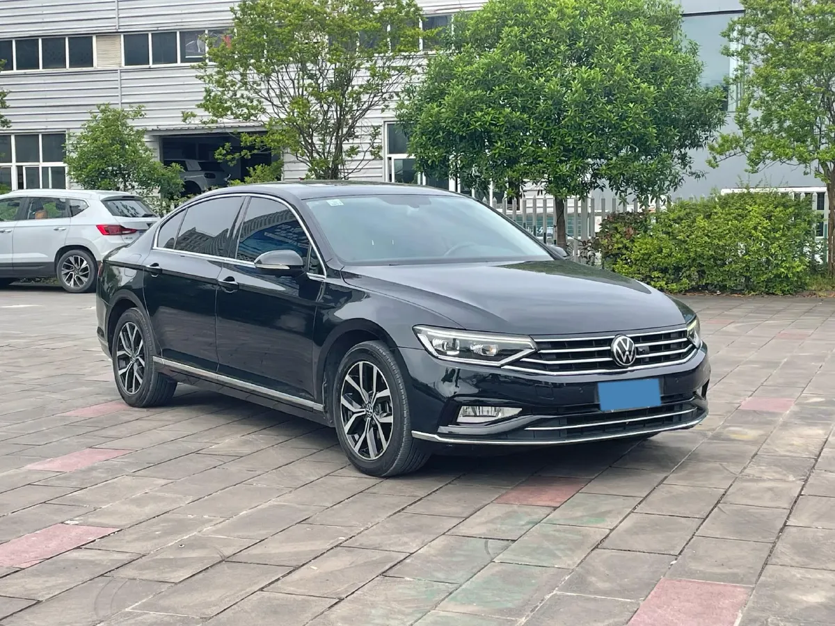 2020 Volkswagen Magotan 2.0T 186HP L4 7DCT,autocango,china used car exporter,china ev exporter,chinese used car exporter,chinese used ev exporter