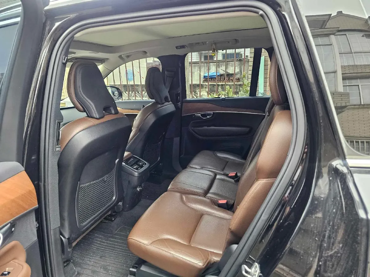 2018 Volvo XC90 2.0T 320HP L4 8AT,autocango,china used car exporter,china ev exporter,chinese used car exporter,chinese used ev exporter