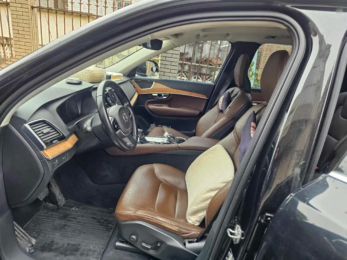 2018 Volvo XC90 2.0T 320HP L4 8AT,autocango,china used car exporter,china ev exporter,chinese used car exporter,chinese used ev exporter