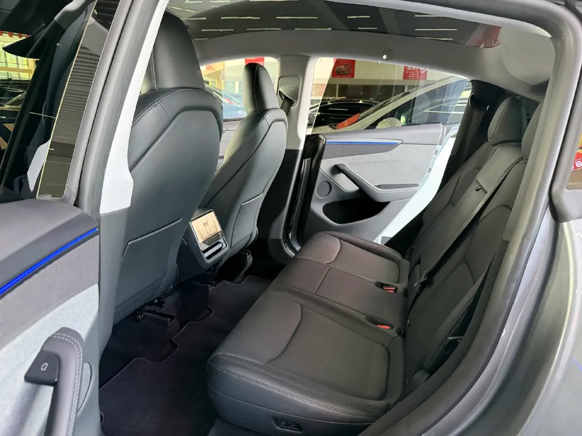 2025 Tesla Model Y BEV 62.5KWH,autocango,china used car exporter,china ev exporter,chinese used car exporter,chinese used ev exporter