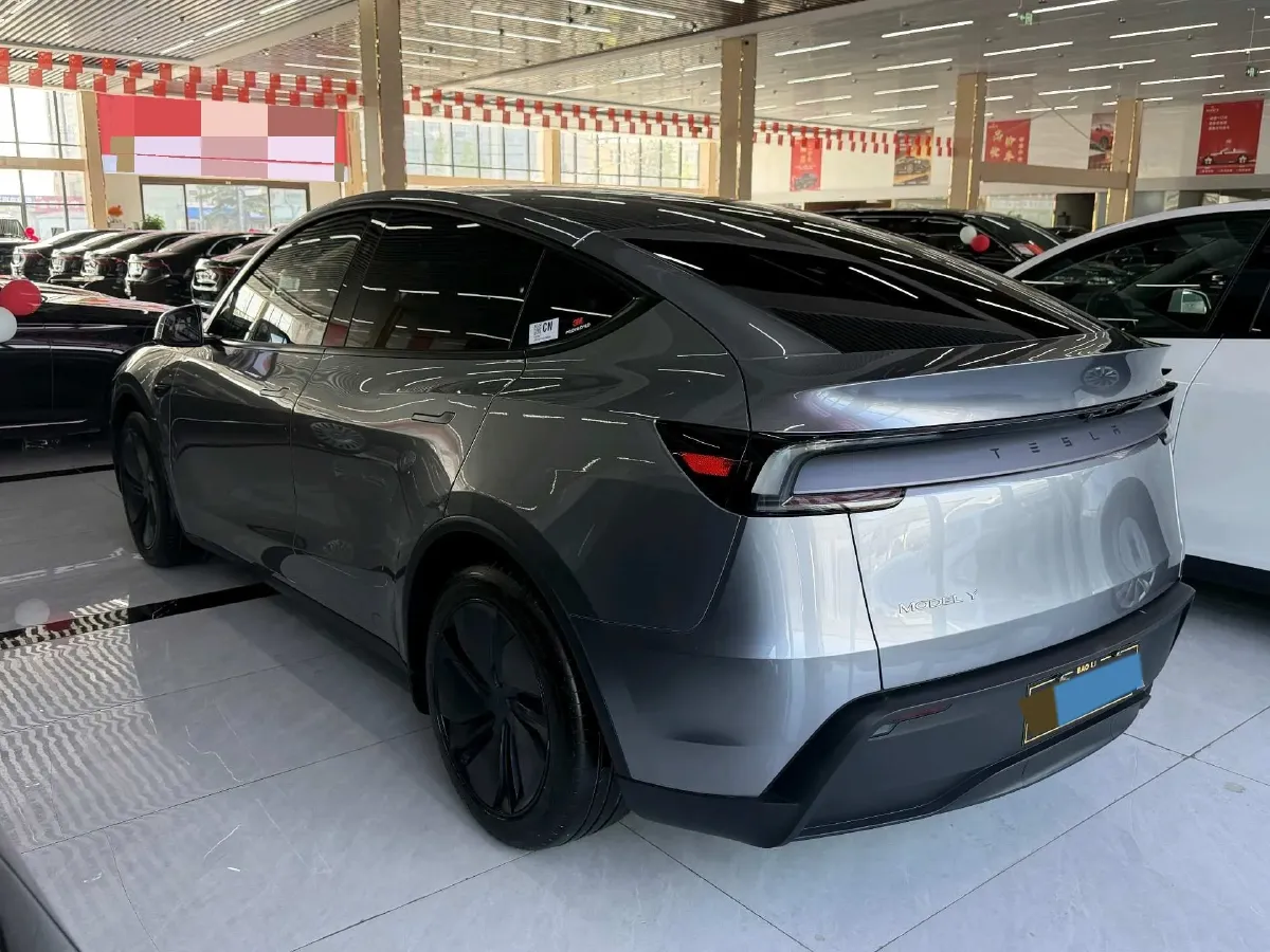 2025 Tesla Model Y BEV 62.5KWH,autocango,china used car exporter,china ev exporter,chinese used car exporter,chinese used ev exporter