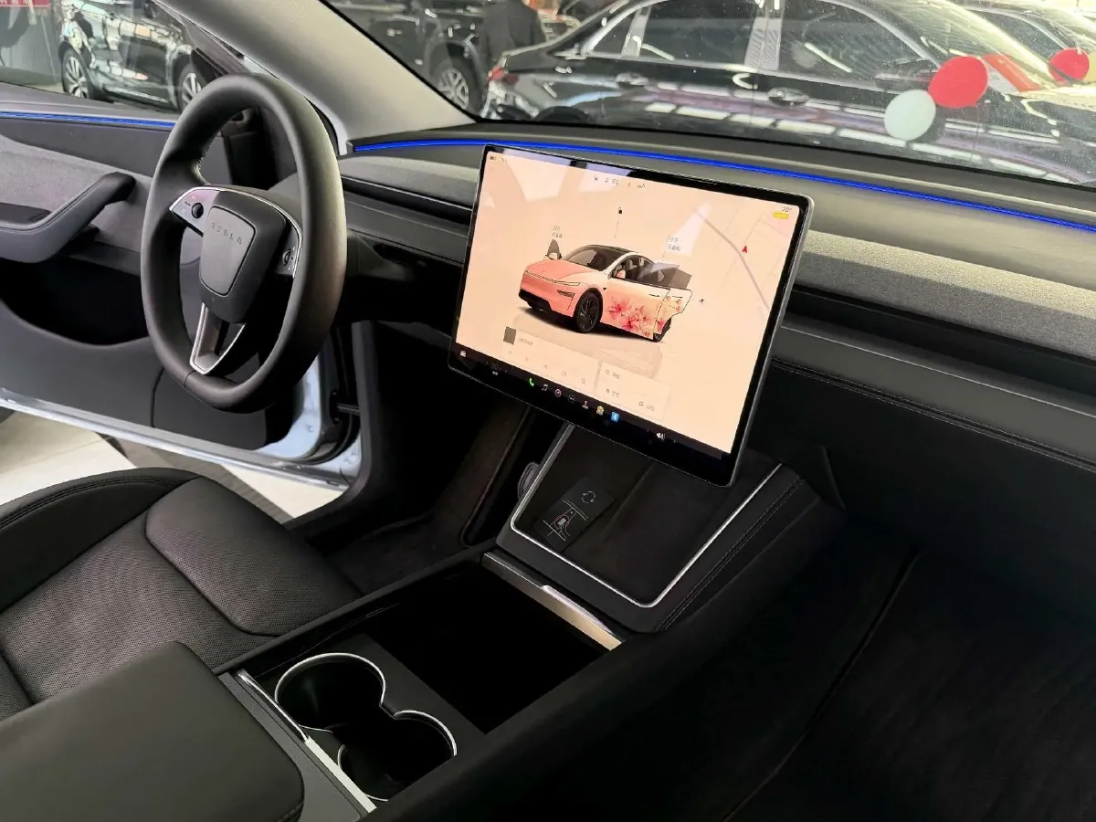 2025 Tesla Model Y BEV 62.5KWH,autocango,china used car exporter,china ev exporter,chinese used car exporter,chinese used ev exporter